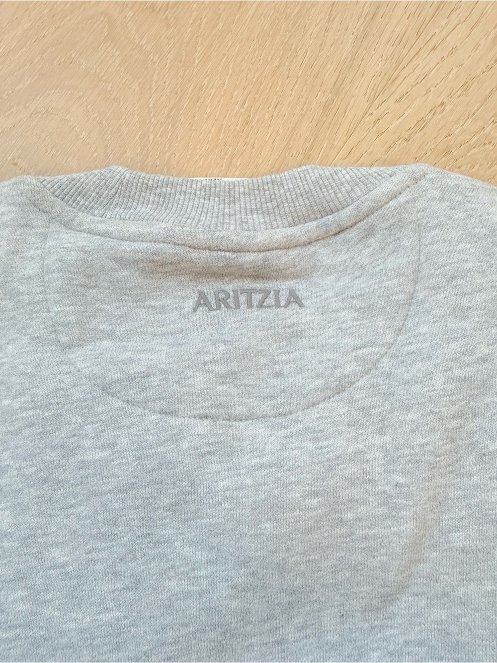 Aritzia Sweatfleece New Mega Crew in Heather Chrome, size XS - Picture 3 of 3